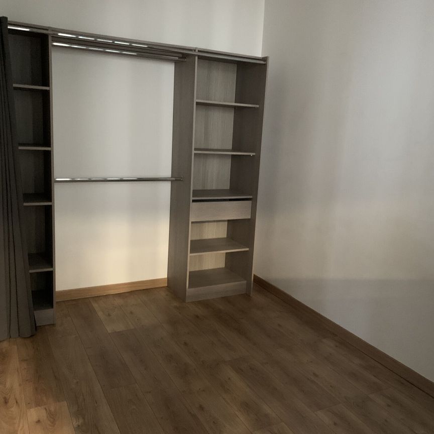 Appartement 2 pièces 33m2 MARSEILLE 4EME 630 euros - Photo 1