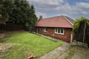 2 BEDROOM Bungalow - Semi Detached - Photo 2