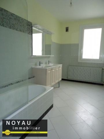 Location Appartement 4 pièces 92m² - Photo 5