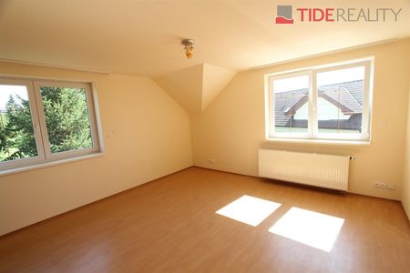 Pronájem vily 290 m², V Zátiší , Jesenice - Fotografie 2