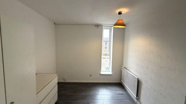 Bostocke Close, Laindon, Basildon - Photo 1