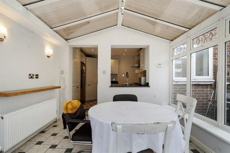 Semi-Detached House To Let - Photo 3