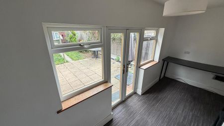 2 bedroom terraced house to rent - Photo 5