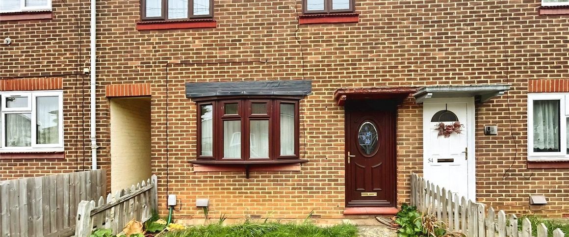 3 bedroom house to rent Derwent Road, Luton, Bedfordshire, LU2 - Photo 1