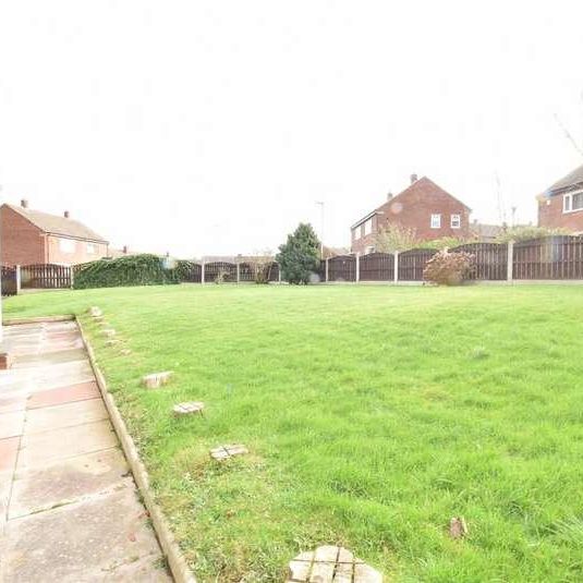 The Meadow, Normanton, WF6 - Photo 1