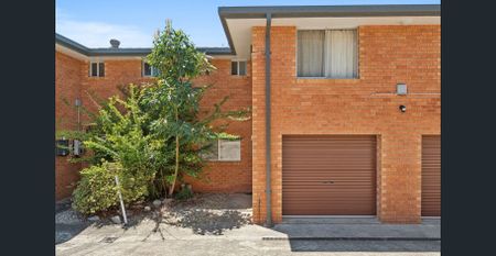 Charming Sawtell Living – Walk to Beach, Cafés & Village - Photo 4