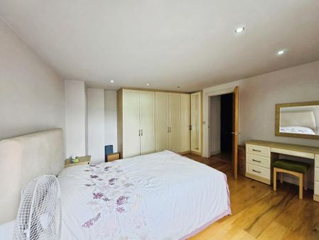 3 bedroom flat to rent - Photo 5