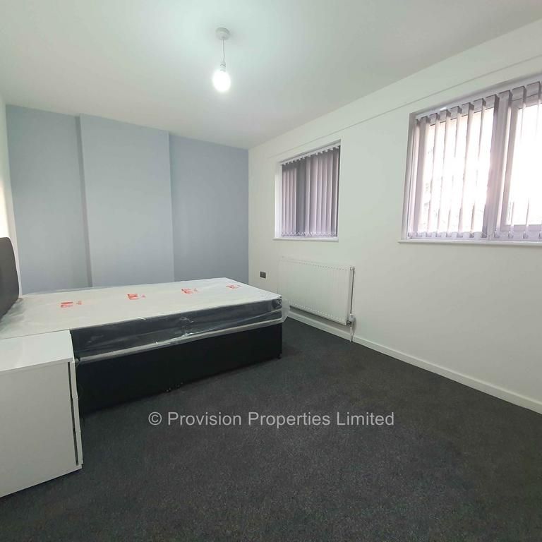 4 bedroom townhouse to rent - Photo 1