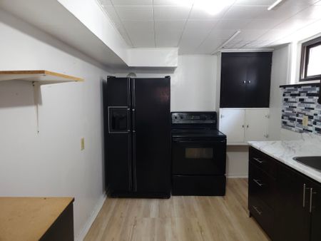 For Lease - 6 Galewood Drive, Toronto, Ontario - Photo 5