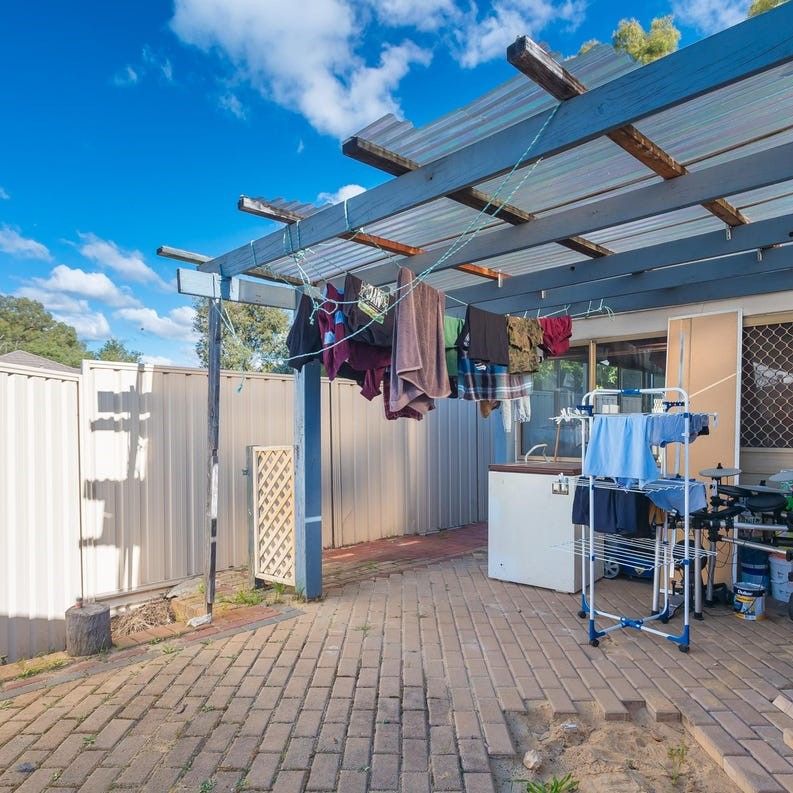 Re-listed - Be Quick! Spacious 3-Bedroom Home in Prime Kelmscott Location! - Photo 1