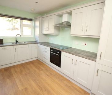 15 Monaville Close, Lisburn, BT28 2DG - Photo 6