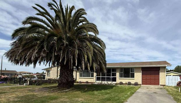 Tidy Townhouse with Internal Access - Photo 1