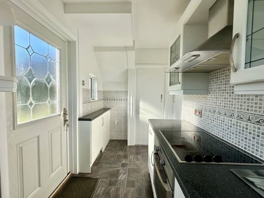 4 Bed Semi-Detached House, Kirkdale Crescent, LS12 - Photo 1