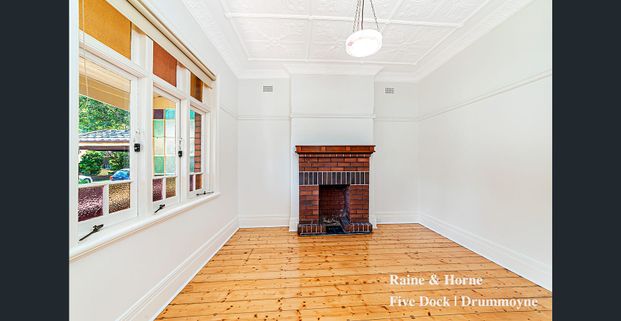 Charming freestanding home set in a convenient setting - Photo 1