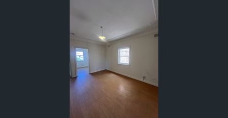 Comfort & Convenience in the Heart of Leichhardt - Photo 3