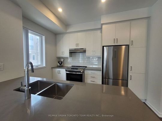 For Lease - 151 Honeycrisp Cres Crescent Unit# 171, Vaughan, Ontario - Photo 1