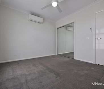 FANTASTIC FIND IN CENTRAL LOCATION - Photo 6