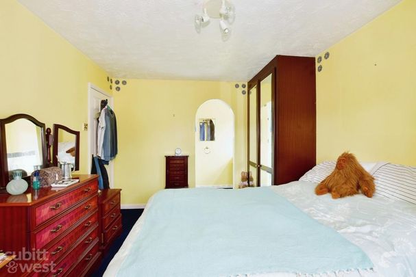 1 bedroom in a house share to rent - Photo 1