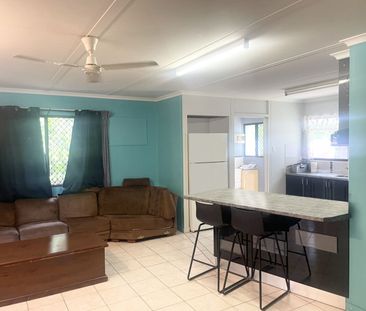 4 BEDROOM FAMILY HOME IN BALL BAY - Photo 1