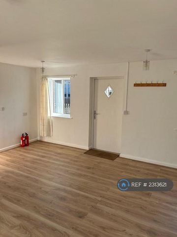 1 bedroom semi-detached house to rent - Photo 4