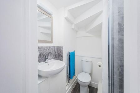 1 bedroom house of multiple occupation to rent - Photo 4