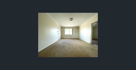 Updated & Spacious Apartment In Boutique Block - Photo 3