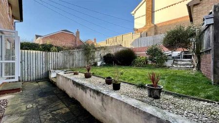Penmere Drive, Pentire, TR7 - Photo 4