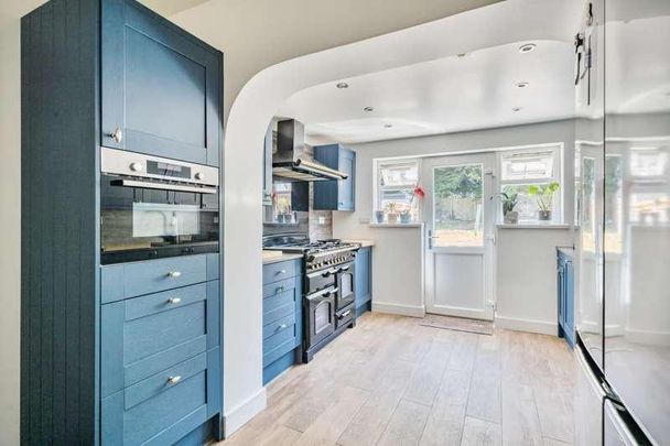 Ellsworth Road, High Wycombe, HP11 - Photo 1