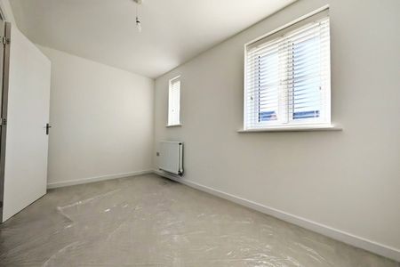 Heol Y Gylfinir, Llanilid - Photo 3