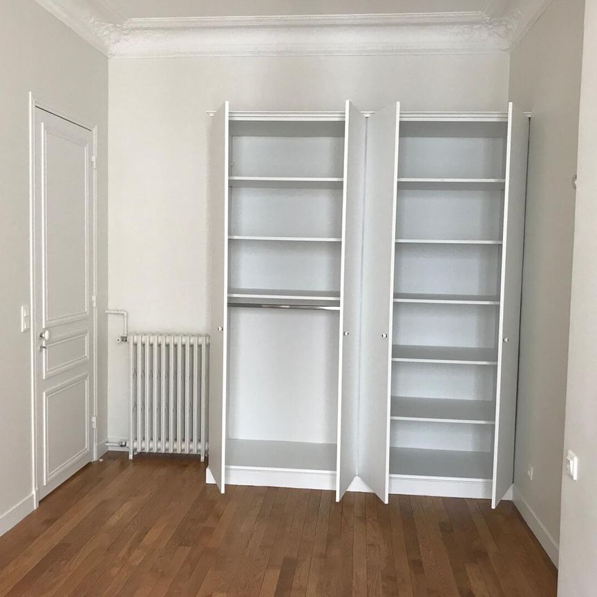 location Appartement F4 DE 121.1m² À PARIS - Photo 1