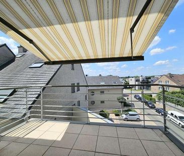 Ruim 3 slaapkamer duplex met autostaanplaats en kelderberging - Photo 1