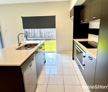 4 bedroom 2 bathroom unfurnished home in Cooya Beach - Photo 6