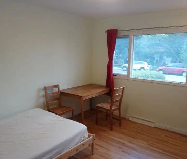 One bedroom closed to UofC — 3 Bedrooms Room For Rent - Photo 1