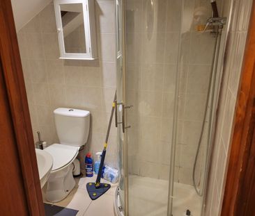 Room in a Shared House, Capworth Street, E10 - Photo 6