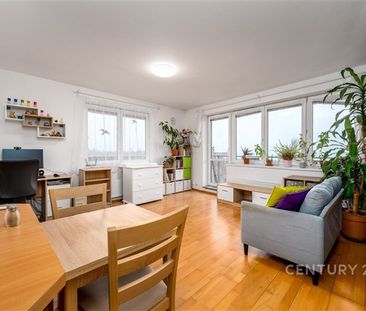 Pronájem bytu 2+kk s velkou lodžií a parkovacím místem, 68 m - Photo 1