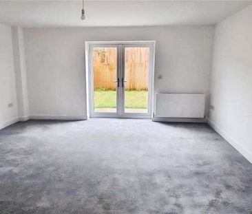 3 bedroom semi-detached house to rent - Photo 4