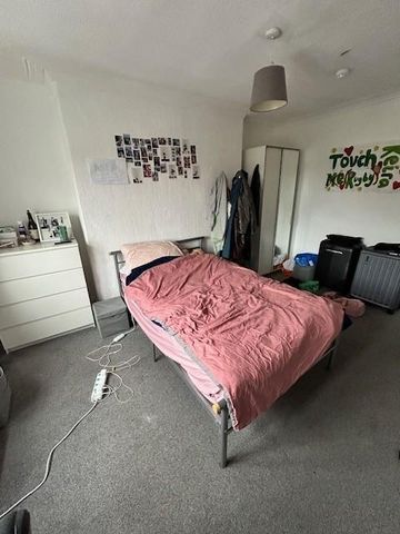 5 bedroom flat to rent - Photo 4