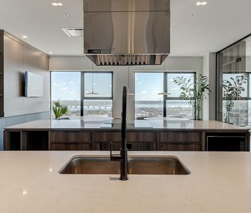 245 Robert-Bourassa Blvd, Montréal, QC - Photo 1