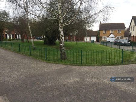 4 bedroom detached house to rent - Photo 3