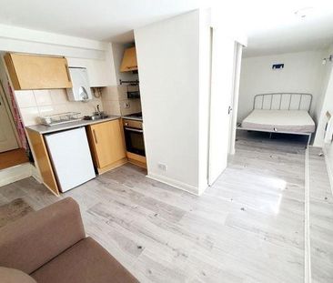 Studio to rent - Photo 4