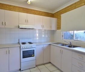 Modern Unit Living in Cannonvale - Photo 5