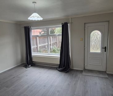 3 Bed Terraced House, Peterhead Walk, M5 - Photo 3