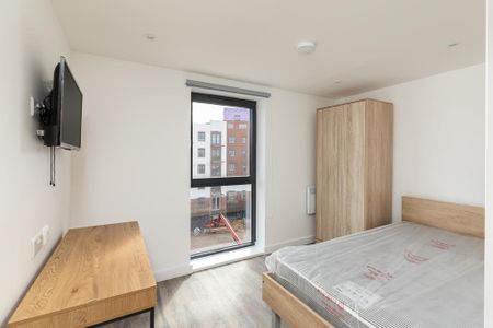 3 bedroom flat to rent - Photo 5