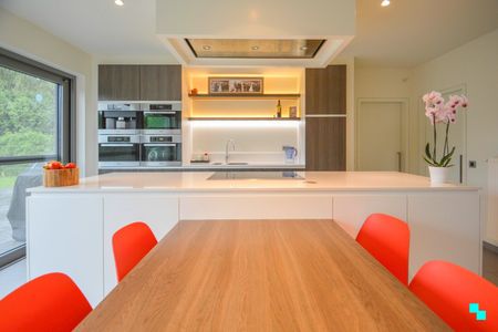 Vrijstaande villa met vier slaapkamers op perceel van ca. 1717 m² - Photo 5