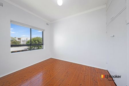 Sunny 2-Bedroom Unit Steps from Shelly Beach - Photo 3