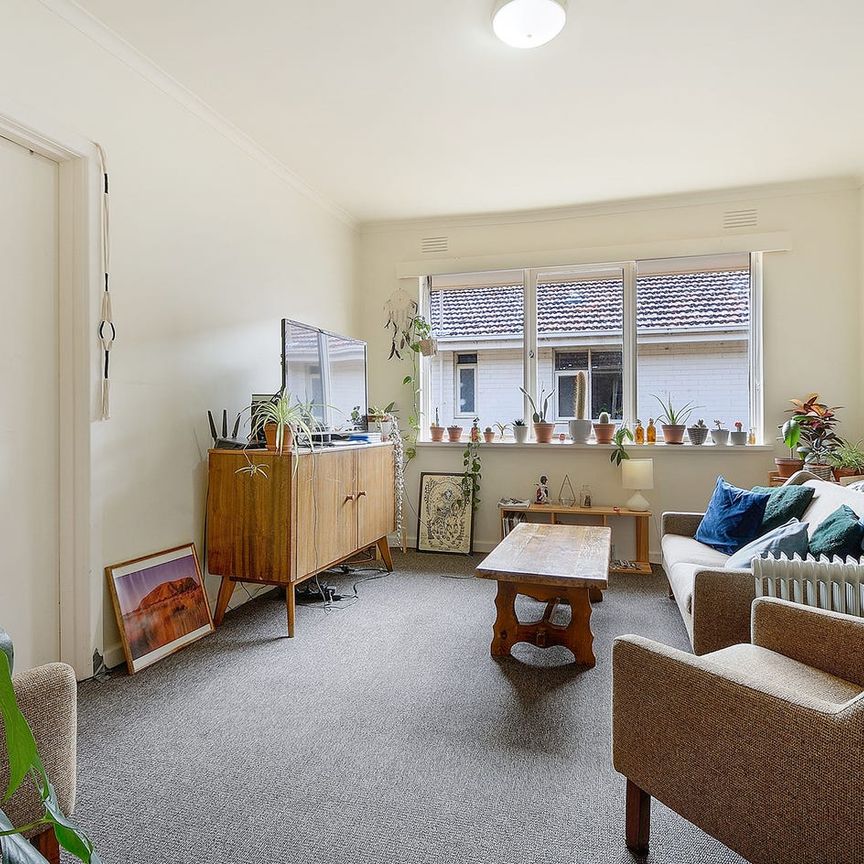Generously Proportioned Apartment in Balaclava - Photo 1