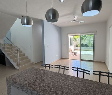 CASA EN RENTA DE 3 RECÁMARAS CON UNA EN PLANTA BAJA - Photo 1