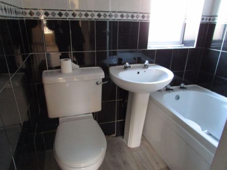 2 bedroom terraced house to rent - Photo 2