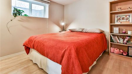 3 Bedroom Bungalow For Rent In Highwood: One Pet Allowed 1 Month Free Special Incentive - Photo 3