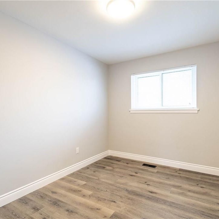 For Lease - 196 Upper Paradise Street Unit# 1, Hamilton, Ontario - Photo 1